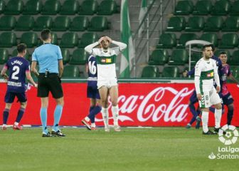 Olaza rescata un empate que  da un respiro al Valladolid y ahoga al Elche