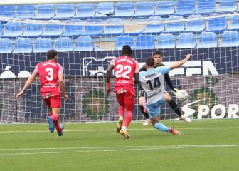 Nteka y Mula reflotan al Fuenla ante un Málaga inoperante