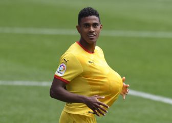 Bárcenas ajusticia al Oviedo y el Girona huele el play-off