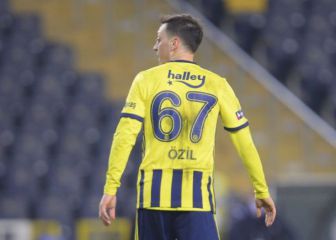 A Özil le paga el Arsenal