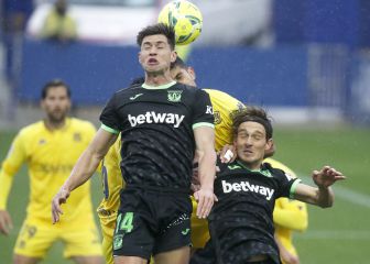 Javier Avilés regala caramelos