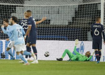 Dos errores que valen oro para Guardiola