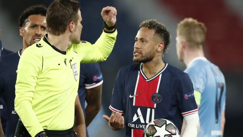 El exlíder de Oasis se ceba con Neymar