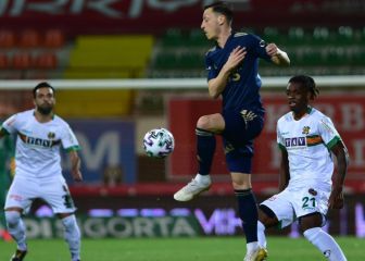 Özil fue titular después de 56 días