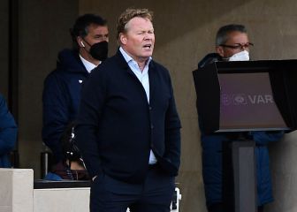 Koeman, al cuarto árbitro: 