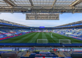 La Premier modifica el calendario para que vuelvan los aficionados