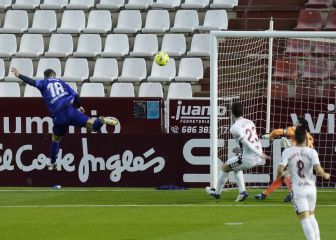 Xisco saca al Alcorcón del descenso y despide al Alba