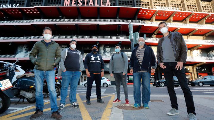 Representantes de Últimes Vesprades a Mestalla, VCFSud, Campanar, Lo Rat Penat y LibertadVCF, algunas de las plataformas que secundarán la manifestación contra Lim del próximo sábado en Valencia.