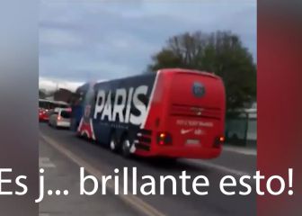 Encuentra al bus del PSG, ve su momento de hacerse famoso... ¡y lo logra!