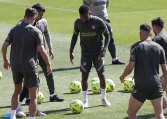 Simeone, con toda su plantilla para el reto del Camp Nou