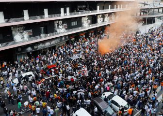 Manifestación multitudinaria contra Peter Lim en Valencia