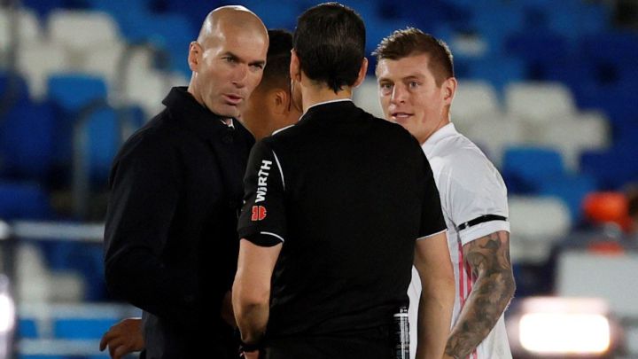 Zidane carga contra el arbitraje: "Estoy muy enfadado. No me sirven las explicaciones"