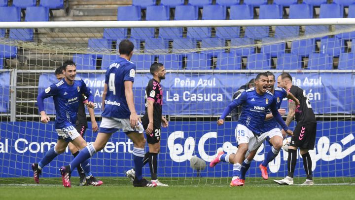 El Oviedo acaricia la permanencia ante un peleón Sabadell