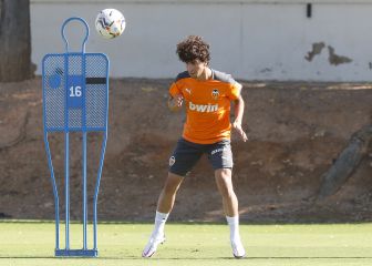 El Valencia manda un mensaje en forma de renovaciones