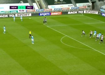 ¡Cojan el babero! Ferran Torres siendo Ibrahimovic en un golazo de ensueño