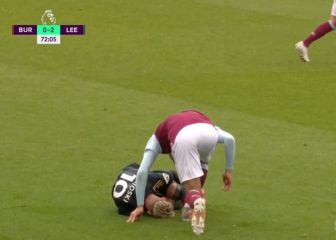 Casi le escupen en la cara y reacciona con una burla surrealista: pararon el partido