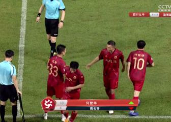 Compra un club y obliga al entrenador a poner a su hijo de más de 100 kilos