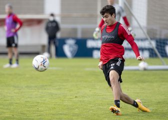 Osasuna, pendiente del futuro de Manu Sánchez