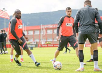 El Sporting está obligado a ganar para seguir en la zona de 'playoff'