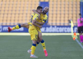 Xisco y Ozkoidi dejan los puntos en Santo Domingo