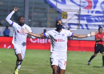 Bengtson, el único jugador del mundo con mascarilla que no para de marcar en Honduras