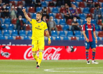 Roger y Negredo ponen el broche final con goles de ariete