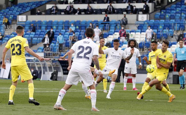 Modric, tapado por Isco, hizo así el gol del triunfo del Madrid.