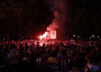 Un joven aficionado del Atlético muere al golpearse en la entrada de un aparcamiento