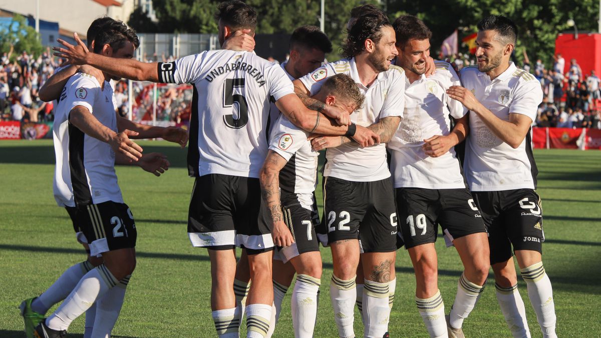 BURGOS El Burgos vuelve 20 años después al fútbol profesional