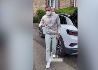 La imagen más esperada: así llegó Benzema a la concentración de Francia