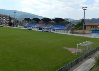 LaLiga visita al Amorebieta para evaluar el campo de Urritxe