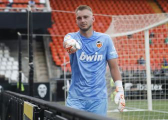 Cillessen, cuarto valencianista internacional con Covid-19