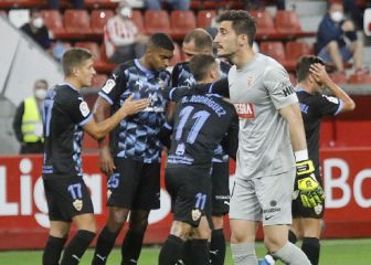 La peor noche de Mariño condena al Sporting