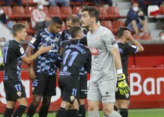 Nadie contaba en El Molinón con el peor día de Diego Mariño