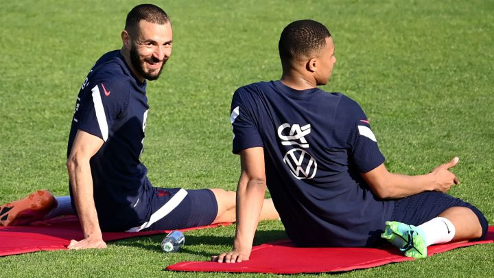 Karim Benzema vuelve como titular junto a Mbappé
