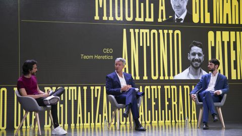 Jaime García Cantero, Gil Marín y Antonio Catena en el Pro Foro. 