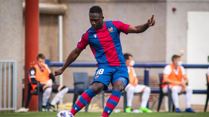 El Levante descarta la compra del colombiano Gustavo Carvajal