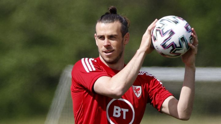 Bale: "Cuando acabe la Eurocopa hablaré con Ancelotti"