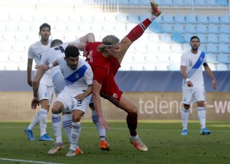 Grecia sorprende a una Noruega desdibujada