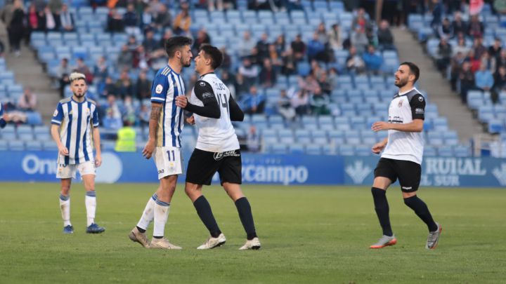 Alberto Quiles en un partido con el Recreativo de Huelva, es pretendido por el Deportivo