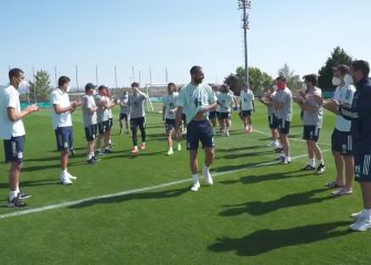 Gran ovación en Las Rozas para despedir a los jugadores de la 'burbuja paralela'