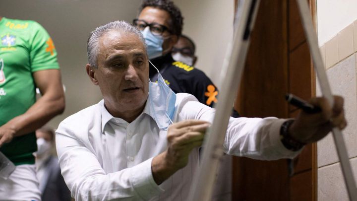 Tite comienza su primer laboratorio de camino a Qatar