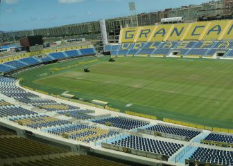 El césped del Gran Canaria comienza su puesta a punto de cara a la próxima temporada
