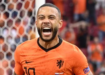 Official: Depay signs for Barcelona until June 2023