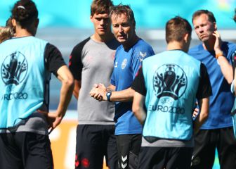 Dinamarca se hace fuerte en casa para soñar con el pase