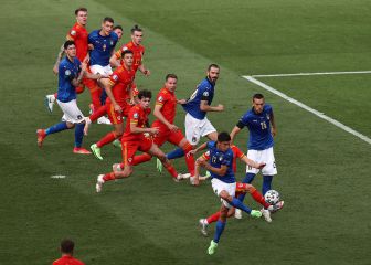 Cinco italianos se arrodillaron por primera vez