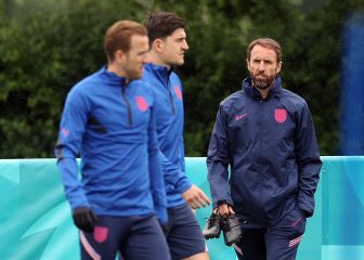 Southgate agita la coctelera