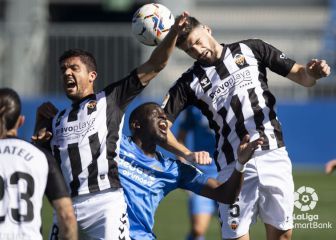 Eneko Satrústegui, experiencia para el centro de la defensa