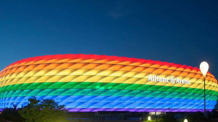 La UEFA prohibe la iluminación con el arcoíris en el Allianz