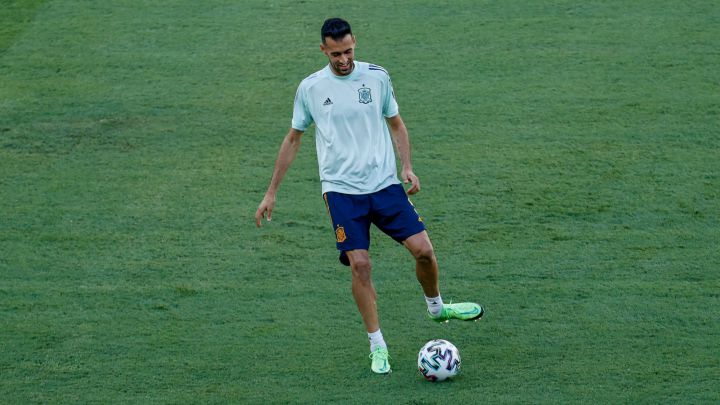 ?Pondras de titular a Busquets ante Eslovaquia, pese a su baja por COVID?